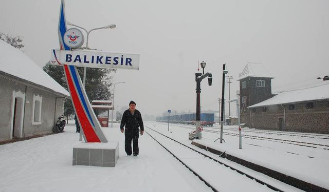 Balıkesir'e kar yağışı için meteoroloji saat verdi