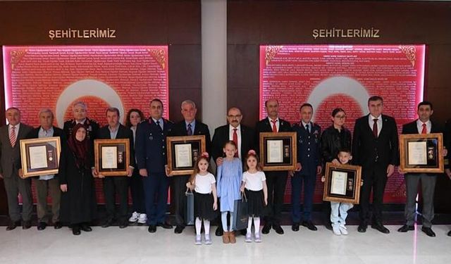 Şehit aileleri ve gazilere Devlet Övünç Madalyası