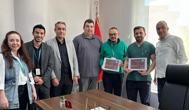 Balıkesir Tıp Fakültesi Hastanesi çalışanı takdir ediyor!