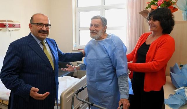Yeşilçam efsanesine Ustaoğlu'dan geçmiş olsun ziyareti