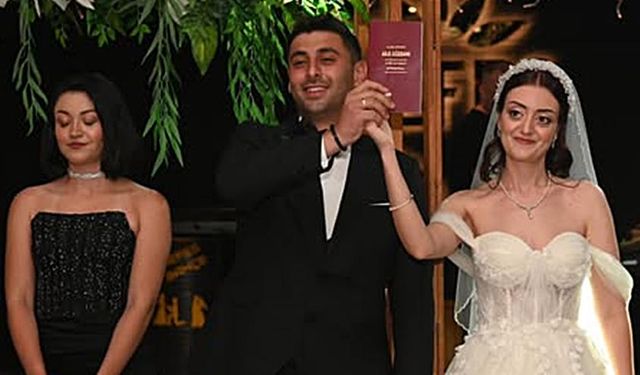 Baki Yarımdağ kızı Eda'yı evlendirdi