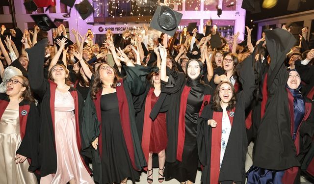SYAL 34. dönem mezunlarını görkemli törenle uğurladı
