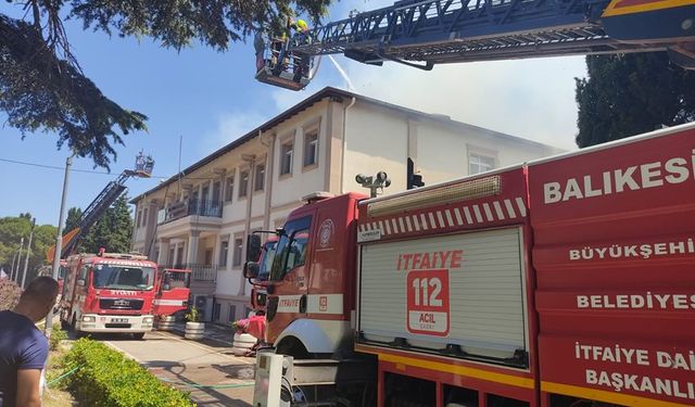 Koyunculuk Araştırma Enstitüsü’nde korkutan yangın
