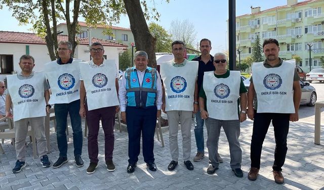 Memur-Sen üyeleri Balıkesir'de iş bırakma eylemi yaptı