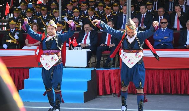 Balıkesir’de 30 Ağustos Zafer Bayramı coşkuyla kutlandı