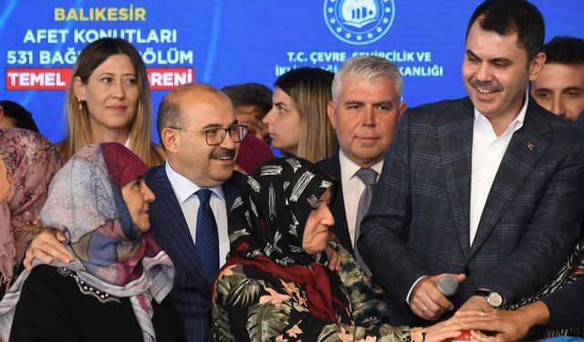 Murat Kurum temel attı, Sındırgı'ya moral aşıladı