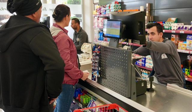 Halk Market Burhaniyelinin alış veriş tercihi oldu