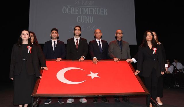 Balıkesir’de Öğretmenler Gününe Yakışan Kutlama