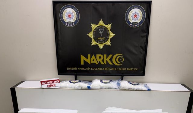 İnşaat İşçisi Kılığında 3 Kilo Metamfetaminle Yakalandı