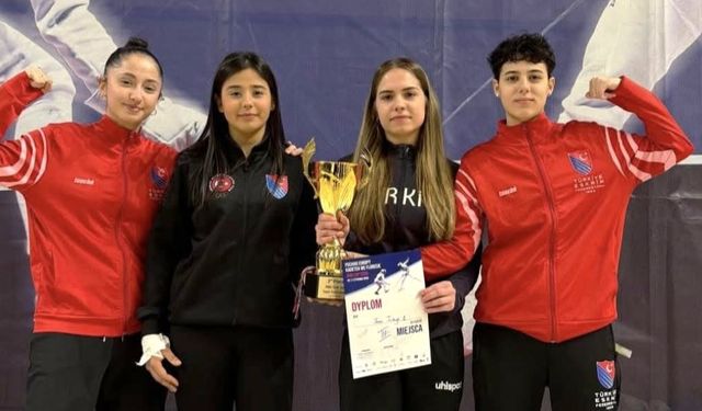 Balıkesirli Eskrimciler Avrupa’dan madalya ile döndü