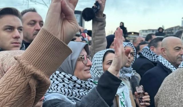 Belgin Uygur, Filistin için Galata Köprüsünde