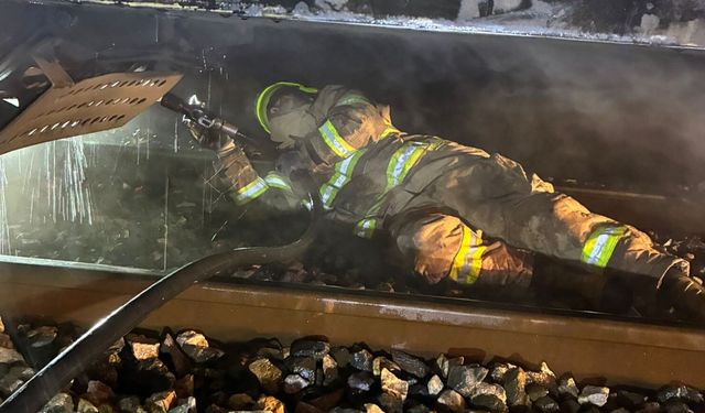 Balıkesir'de tren lokomotifinde yangın çıktı