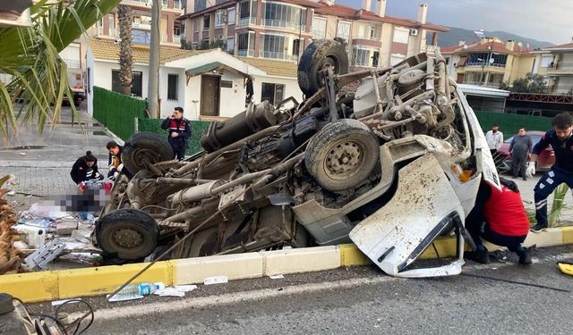 Balıkesir'de korkunç kaza: 2 ölü, 1 ağır yaralı