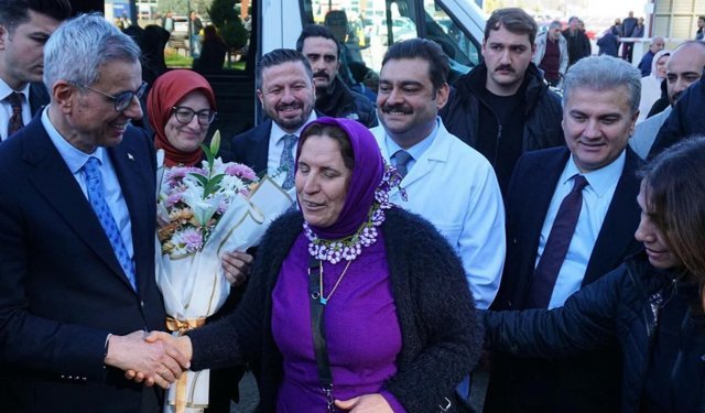 Balıkesir'de Sağlık Bakanı Memişoğlu rüzgarı