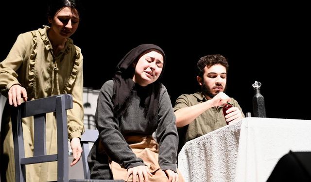 Altıeylül'de Yarıyıl Tiyatro Günleri başladı