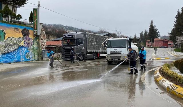 Dursunbey’de cadde ve sokaklar yıkanıyor