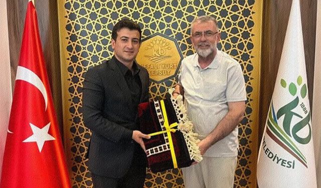 Vefalı Yurt Kepsut'tan Kaymakam Çetin'e veda