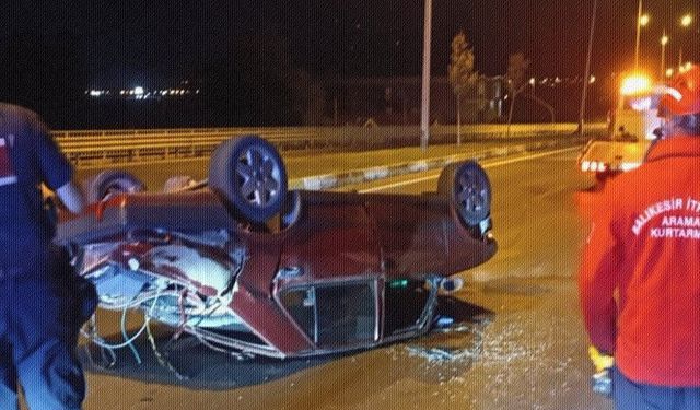 Edremit'te otomobil takla attı: 2 yaralı var