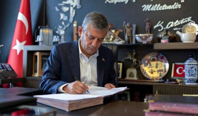Özgür Özel YENİ Parti ve logosunu resmen duyurdu