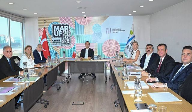 Ahmet Akın Marmara Belediyeler Birliği encümenini topladı