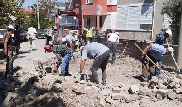 Kendi asfaltını üreten Bigadiç’ten ulaşımda yol ve taş hamlesi