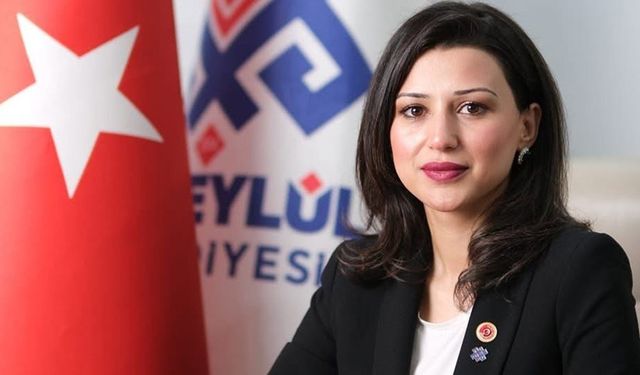 Altıeylül'de Zeynep Ekinci CHP'den istifa etti