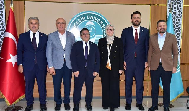 AK Parti kurmaylarından Rektör Oğurlu’ya Ziyaret