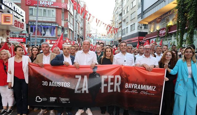 CHP'de genel başkanlık yarışı: Enişte de var, Akın da...