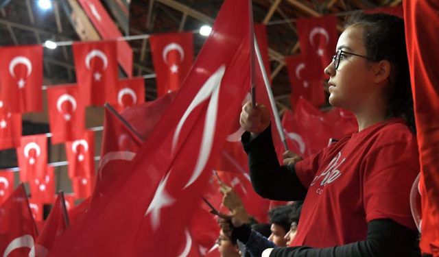 Balıkesir’de Cumhuriyet coşkusu Kurtdereli'yi doldurdu