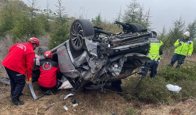 Balıkesir'de trafik kazası: Bu araçtan sağ çıktı!