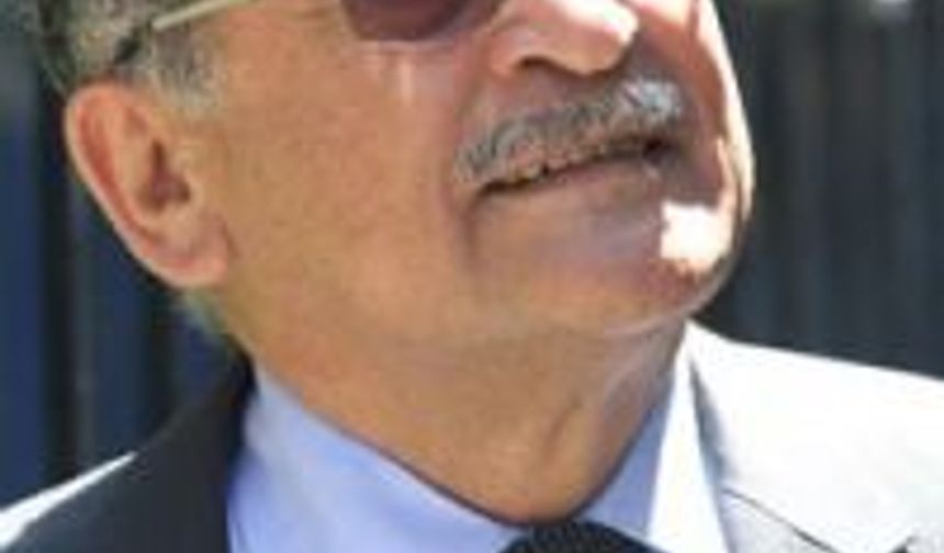 BEN GİDERSEM SAZIM SEN KAL DÜNYADA