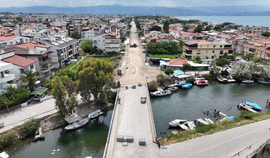 Doğalgazcılar bozdu, Edremit Belediyesi düzeltiyor