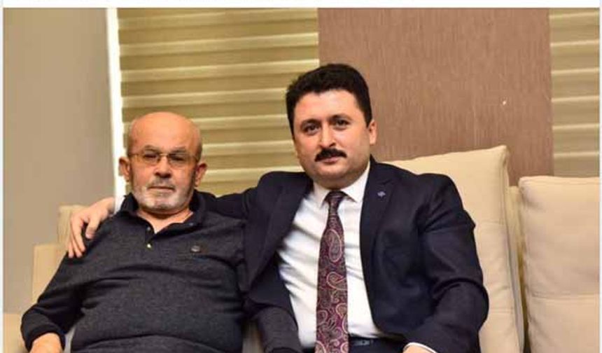 Altıeylül Belediye başkanı Hasan Avcı:
Karşılıksız sevgileriyle bir çınar gibi arkamızda duran, bizlere hayatı öğreten ve her zaman doğru yolu gösteren tüm babaların babalar günü kutlu olsun. #BabalarGünü