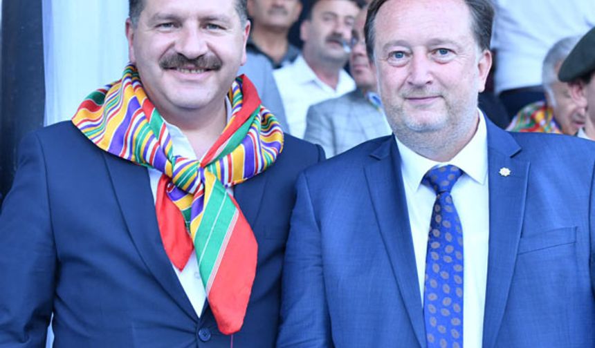 Güreşseverlerin ilgiyle takip ettiği etkinlik, Yağlı Güreş Birliği ve Büyükşehir Belediye Başkanı Yücel Yılmaz ile Karesi Belediye Başkanı Dinçer Orkan’ın ev sahipliğinde gerçekleştirildi.
