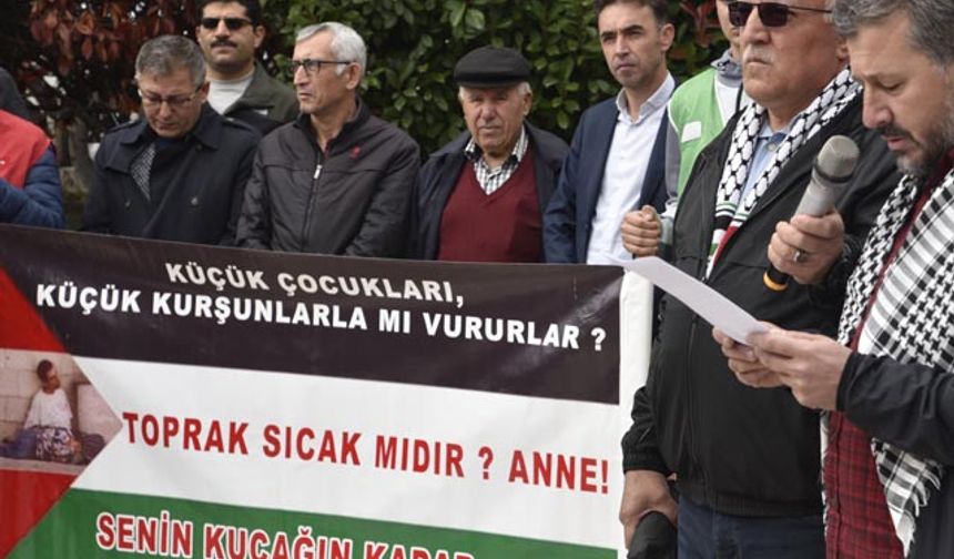STK'lar adına Basın açıklaması yapan Mustafa Karaduman, İsrail'e tepki göstererek, bu zulmün bir an önce sona ermesini istedi.