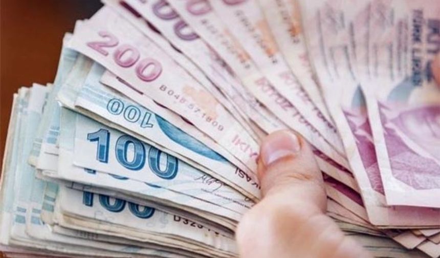 Bankalardan cep telefonlarınıza kredi fırsatlarıyla ilgili mesajlar gelebilir. Bu kısa mesajlarda önerilen tutarlar ise ihtiyacınızdan ve ödeyebileceğinizden çok yüksek olabilir. Kredi taksitlerinizi ödeyemediğinizde kredi notunuzun düşeceğini unutmayın. Kredi notunuzun düşmesi halinde ise ihtiyaç durumunda bir daha kredi çekmeniz güç hale gelecektir.
