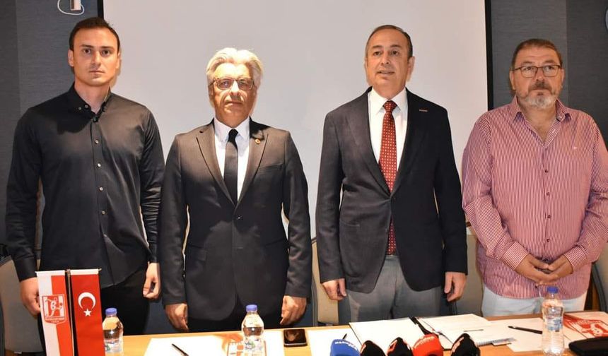 Abdullah Bekki ekibini yenilemek için düğmeye bastı