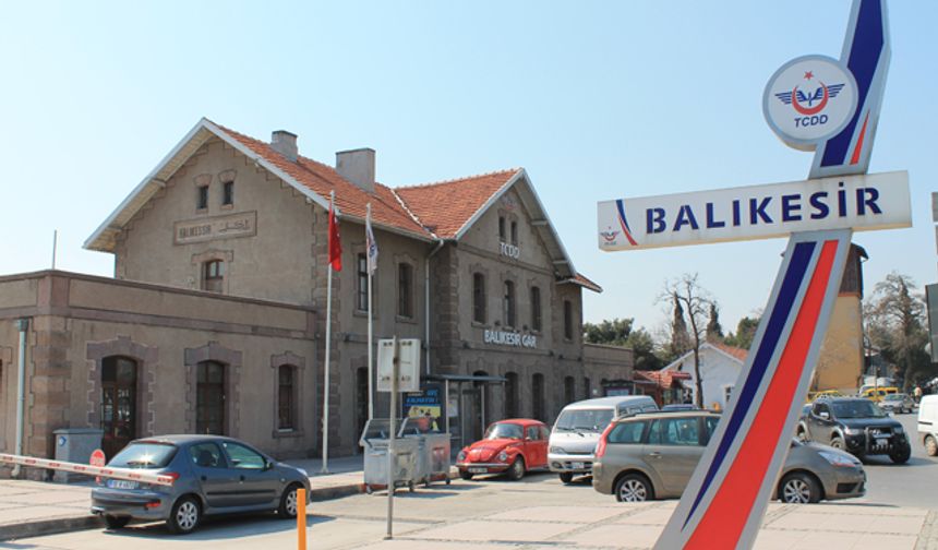 TÜİK 2024 yılı verilerini açıkladı. Türkiye nüfusu 292 bin, Balıkesir nüfusu 2577 kişi arttı