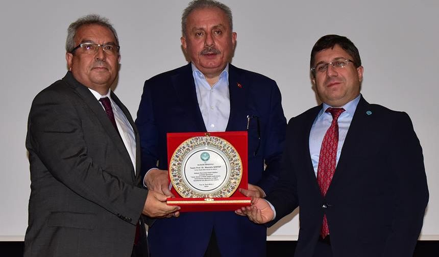 Şentop, Balıkesir'de Hayat, Siyaset ve Hukuk dersi verdi!