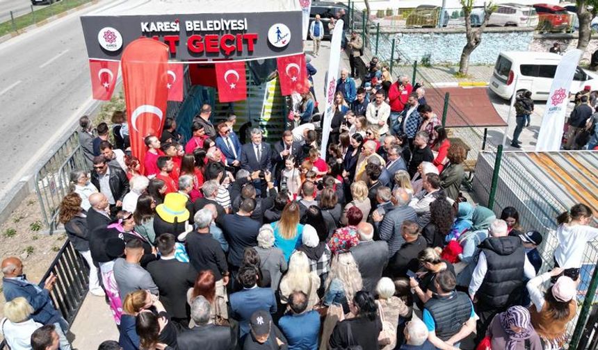 Karesi Belediyesi 40 yıllık alt geçidi yenileyip açılış yaptı