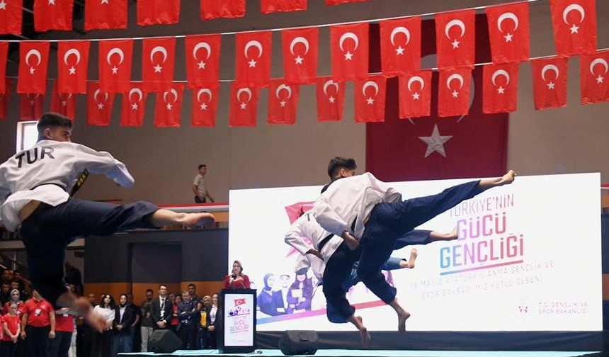Kuvayi Milliyenin Başkentinde 19 Mayıs coşkusu