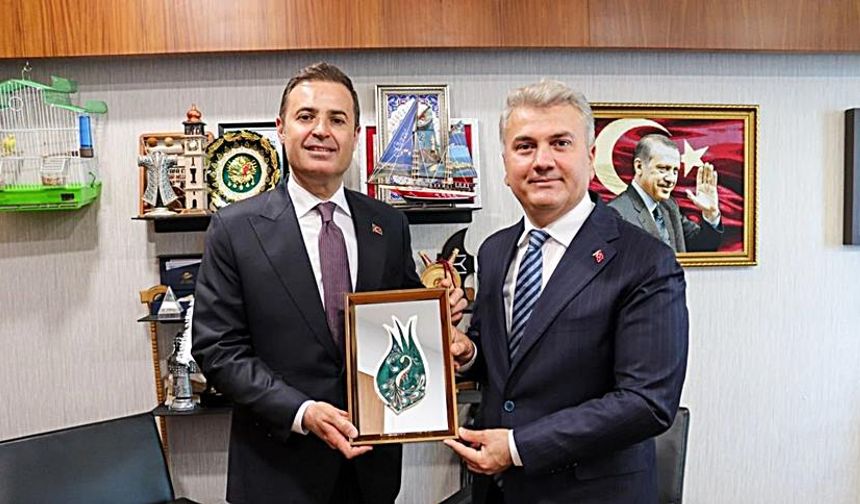 Mustafa Canbey'den başkan Ahmet Akın'a salvo!
