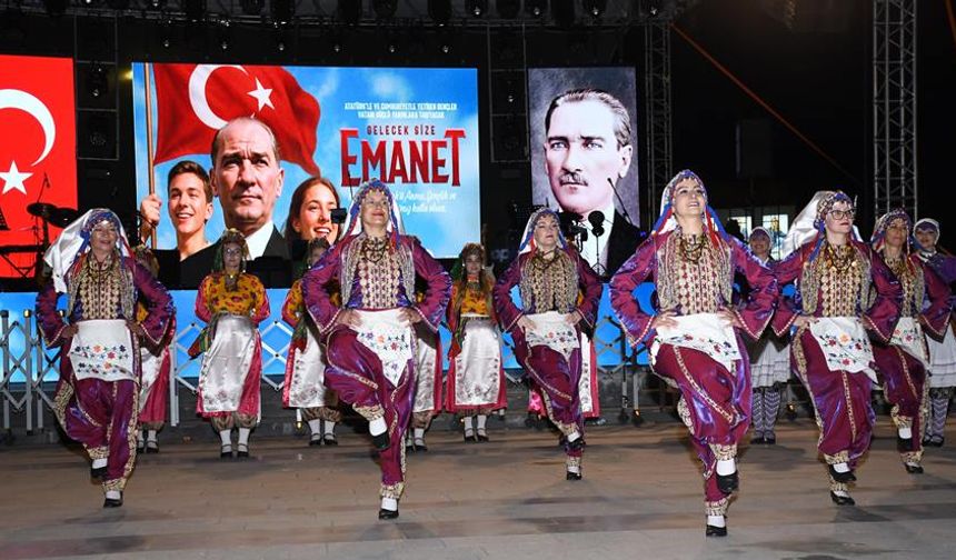 Büyükşehir’in etkinlikleri Balıkesir Avlu’yu renklendirdi