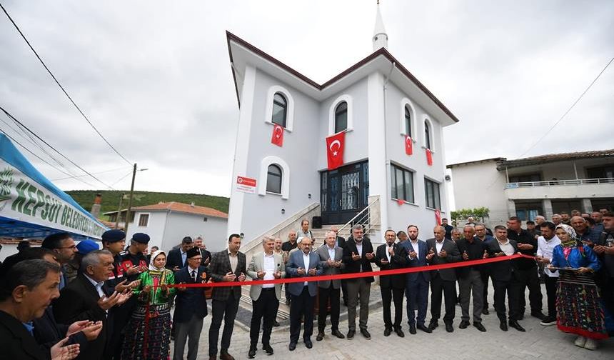 Kepsut Danahisar Köyü Camii dualarla açıldı