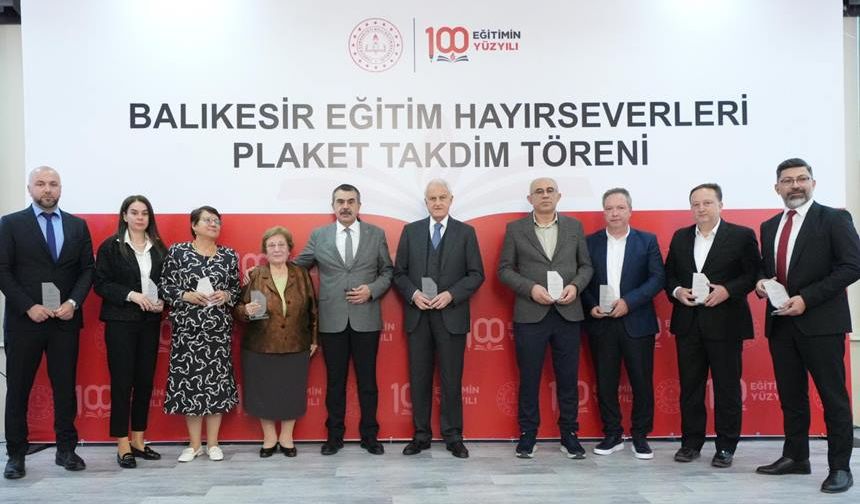Balıkesir'deki eğitim gönüllüleri onurlandırıldı