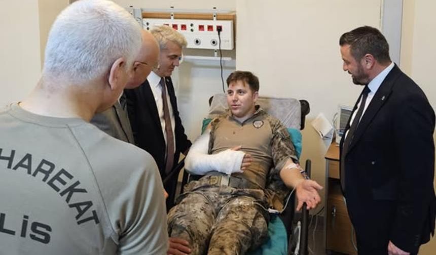 Balıkesir'de özel harekat polisleri kaza yaptı