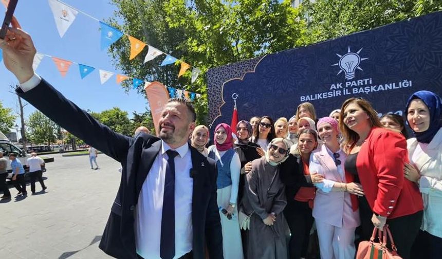 AK Parti Balıkesir'de bayramı 1 gün önceden kutladı