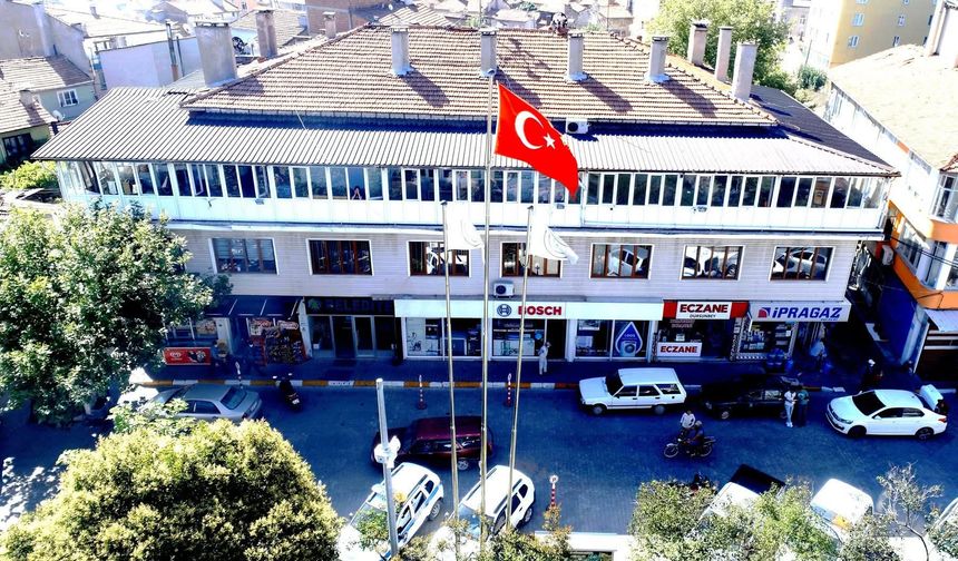 Dursunbey Belediyesi eski binayı yıkıyor