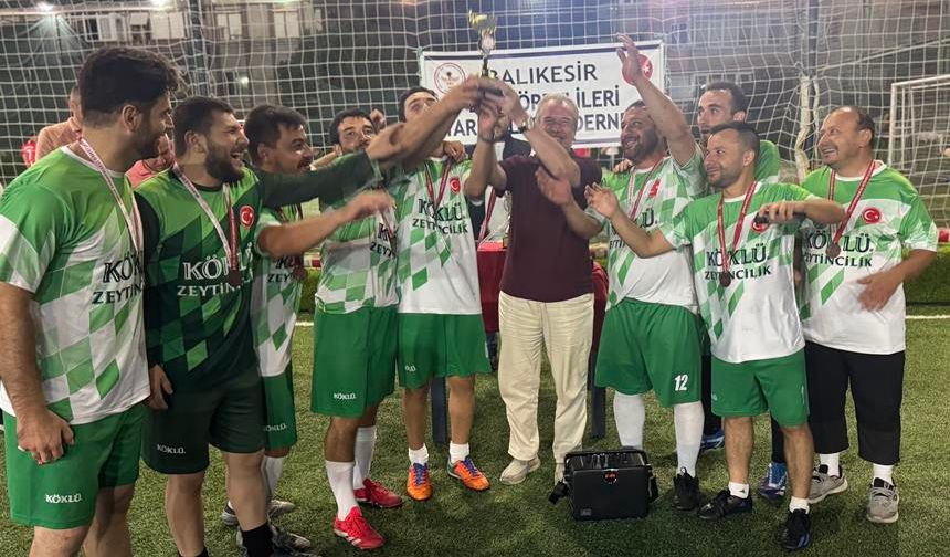 Dursunbey Diyanetspor şampiyon oldu