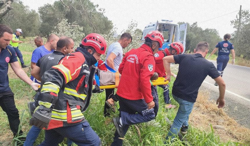 Havran’da araçta sıkışan sürücü kurtarıldı